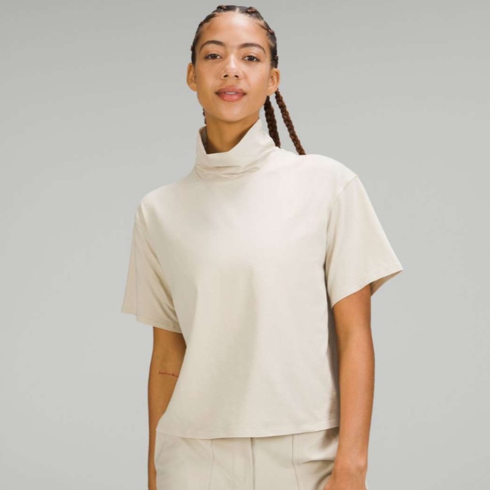 NWT Lululemon Relaxed-Fit Cotton-blend turtleneck tee